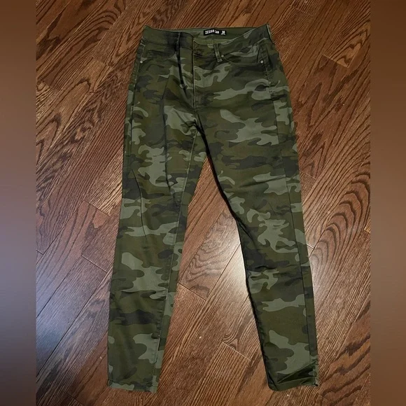 Design lab pants - Picture 1 of 2